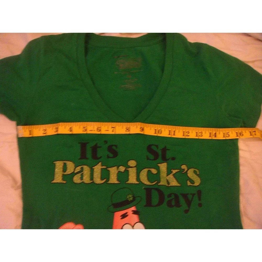 Nickelodeon Spongebob Squarepants juniors M Its St. Patricks day green top shirt